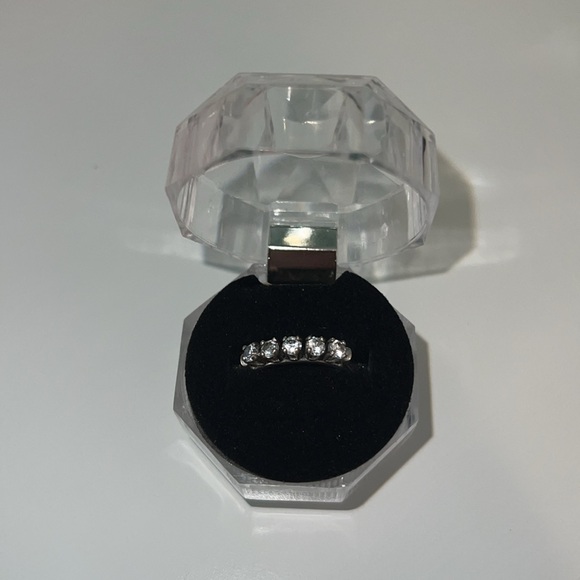 Sterling silver Jewelry - Vintage Sterling Silver and Cubic zirconia Ring Sz 6